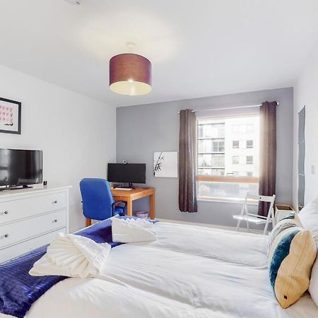 Lovely 1 Bed Apartment In Streatham 런던 외부 사진
