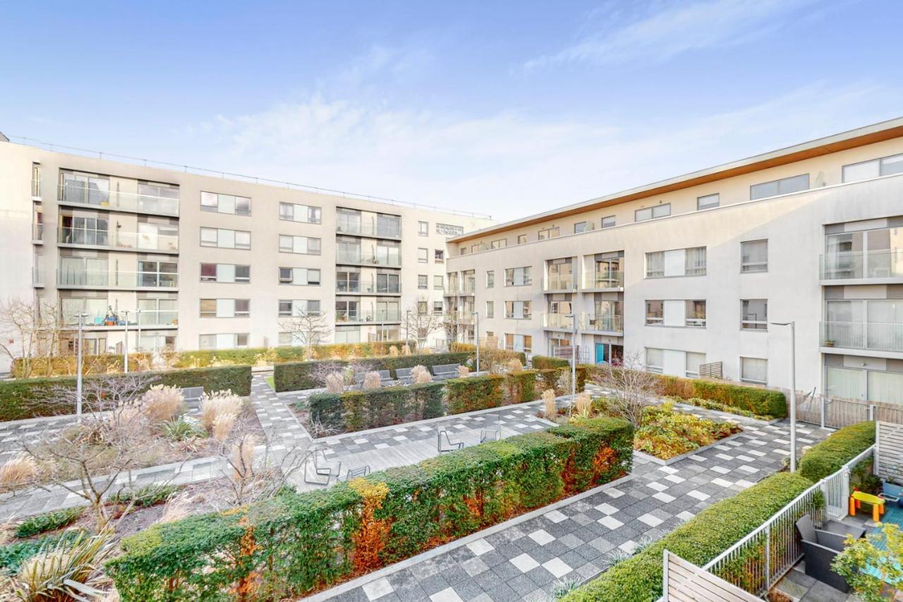 Lovely 1 Bed Apartment In Streatham 런던 외부 사진
